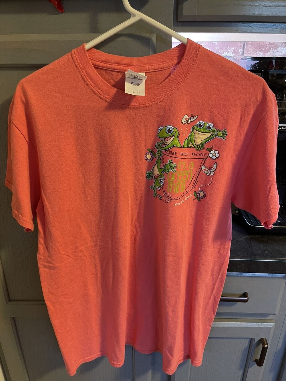 Gildan Men Reduce Reuse Recycle Earth Day Peach Orange Color Frogs T Shirt Sz M